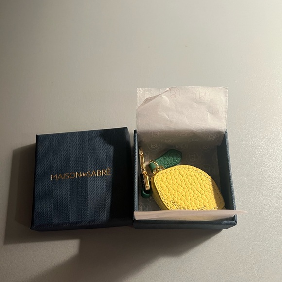 Maison de Sabré lemon AirTag charm - Picture 4 of 8